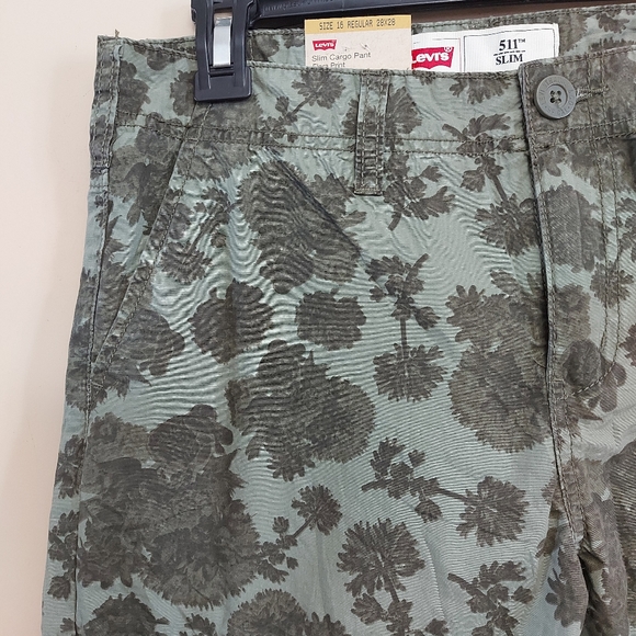 Levi's 511 slim floral cargo pants - Picture 5 of 13